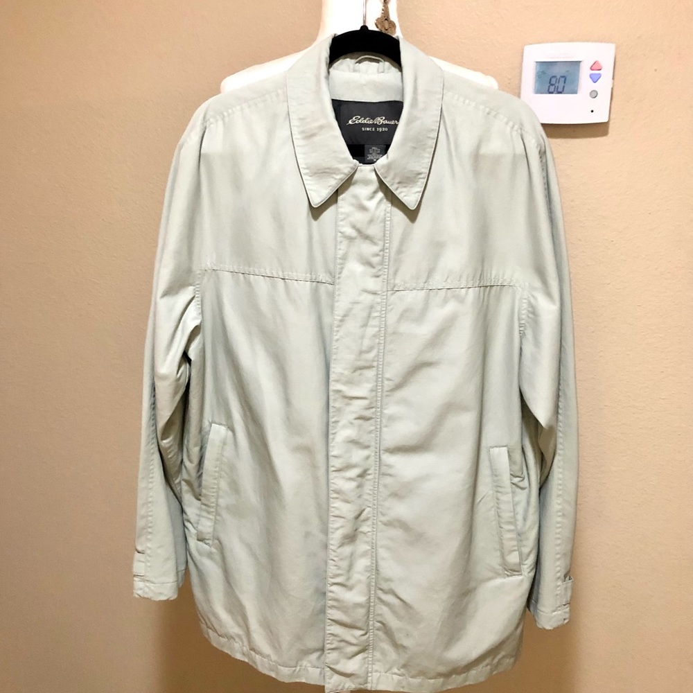 EDDIE BAUER waterproof jacket. Excellent like new condition size M